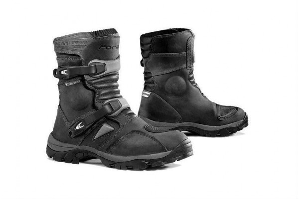 Forma adventure low boots